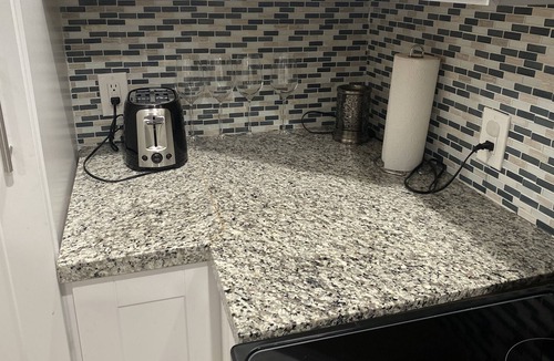 Orange Lake Cottage | Cozy 2 Bedroom Cottage with Fireplace!!