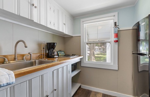 Wells Cabin | Cozy 2 Bedroom Cottage