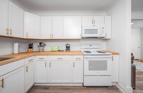 Croasdaile Farm Master House | Cozy 2-bedroom duplex near Duke