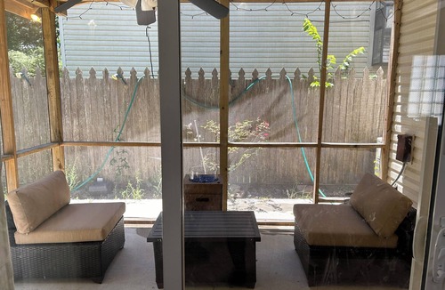 Virginia Beach House | Cozy 2 bedroom house with AC and WiFi in gorgeous Virginia Beach