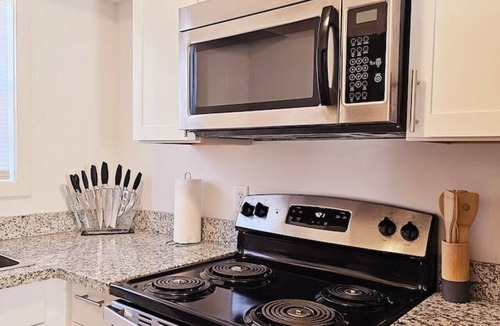 Starkville Apartment | Cozy 2-Bedroom Haven: Sleeps 5!