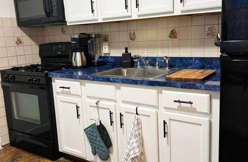 Point Breeze House | Cozy 2-Bedroom home near Rittenhouse area