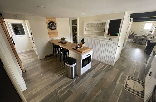 McKownville House | Cozy 2 bedroom home, Fast WIFI, Free Parking, BBQ