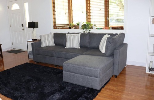 Gurnee House | Cozy 2-Bedroom Home in Gurnee