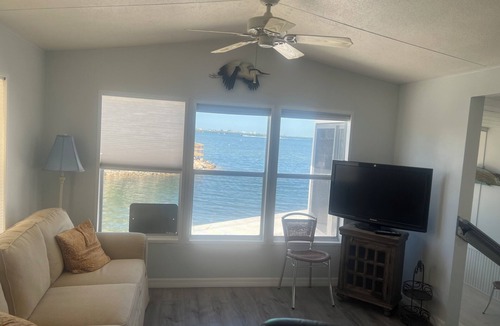 Palmetto House | Cozy 2-bedroom home in beautiful Palmetto with spectacular waterfront views.
