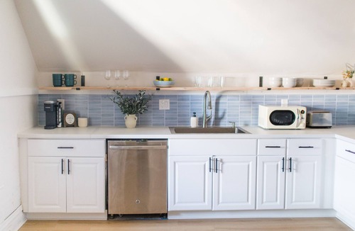 Avondale House | Cozy 2 Bedroom Home Near Downtown & Wrigley Field