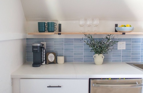 Avondale House | Cozy 2 Bedroom Home Near Downtown & Wrigley Field
