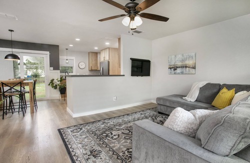 Kilgore House | Cozy 2 bedroom home next to Golf and Creekside Trail!