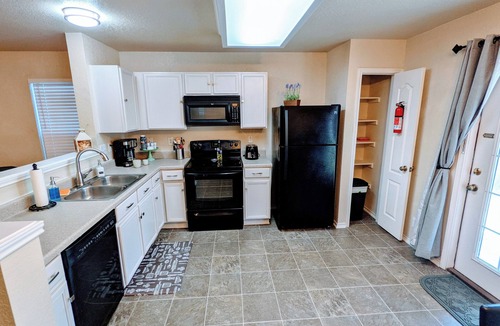 Wetmore House | Cozy 2-bedroom home, North East San Antonio