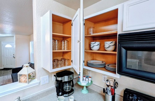 Wetmore House | Cozy 2-bedroom home, North East San Antonio