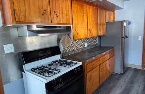 Bedford House | Cozy 2 Bedroom Home w/Large Yard and Deck