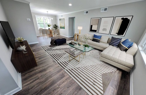 Niles House | Cozy 2-bedroom house in beautiful Des Plaines with AC