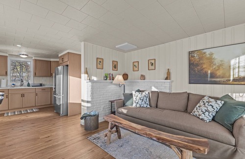 Stowe Hollow House | Cozy 2-bedroom house beside a gentle stream in serene Stowe with AC