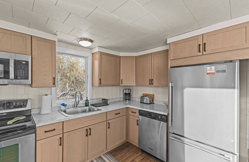 Stowe Hollow House | Cozy 2-bedroom house beside a gentle stream in serene Stowe with AC