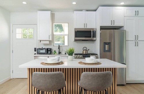 Crescenta Highlands House | Cozy 2-bedroom house in lovely Glendale