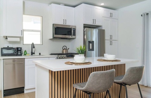 Crescenta Highlands House | Cozy 2-bedroom house in lovely Glendale