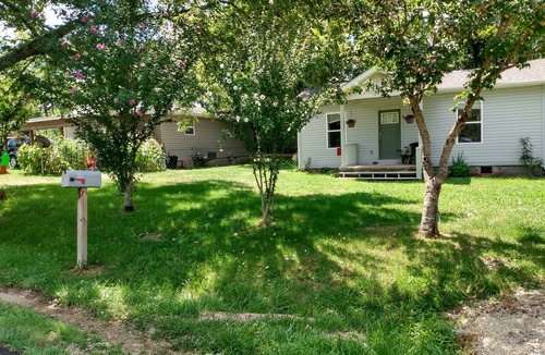 Cuba House | Cozy 2-bedroom house in Cuba, MO.