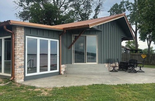 Grove House | Cozy 2-bedroom house in peaceful Grove with AC for relaxing stays, waterfront