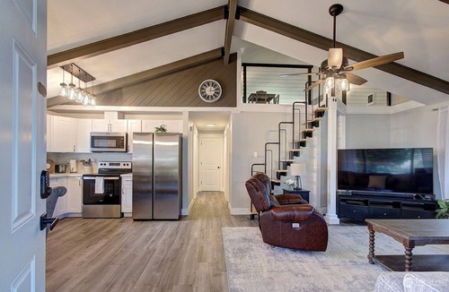 Long Beach House | Cozy 2-bedroom house in charming Seaview with WiFi, barbecue, deck!