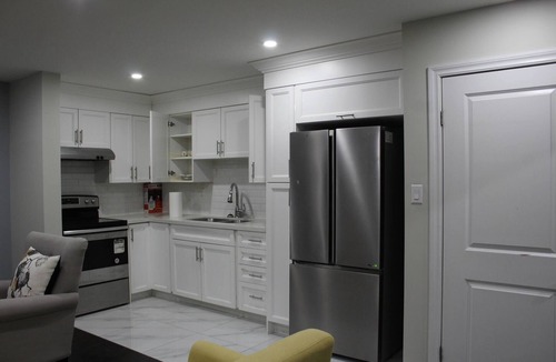 Brampton House | Cozy 2-bedroom House Rental in Brampton's Mount Pleasant