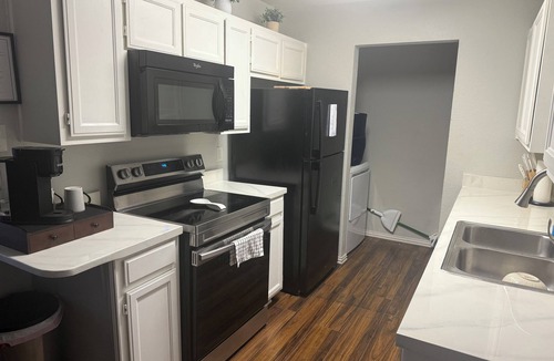 South Arlington House | Cozy 2-bedroom house in serene Arlington with AC
