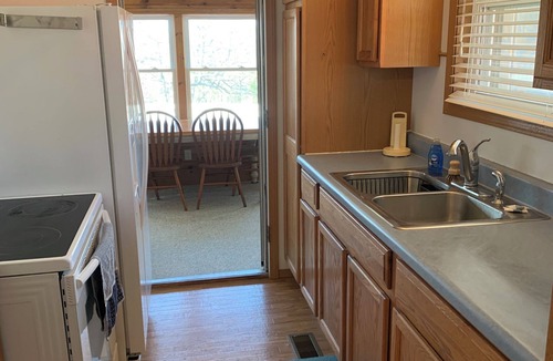 Flemington House | Cozy 2-bedroom house right off Pomme de Terre Lake!