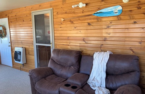 Flemington House | Cozy 2-bedroom house right off Pomme de Terre Lake!