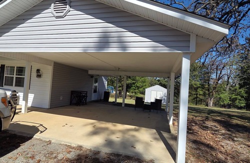 Pocahontas House | Cozy 2-bedroom house in beautiful Pocahontas with AC