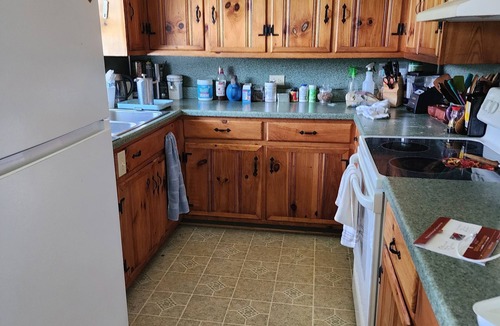 Peters Creek House | Cozy 2 bedroom house with Fiber Optic WiFi
