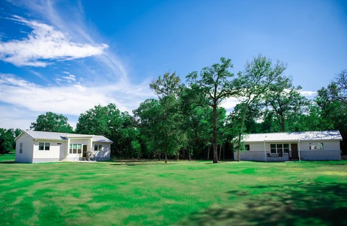 Bryan Cabin | Cozy 2 bedroom in Bryan- Great for Aggie game days