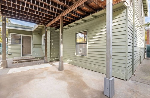 Lodi House | Cozy 2 Bedroom l Downtown Lodi l Modern