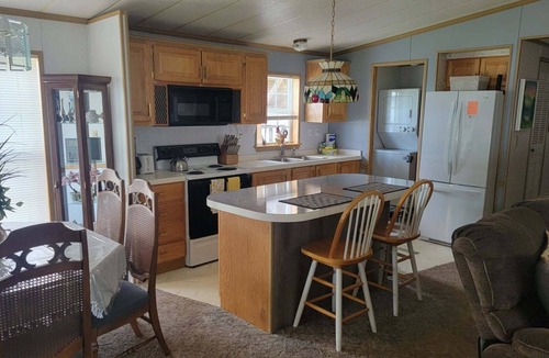 Bradford Cottage | Cozy 2 bedroom Lake Cottage on Lamoka Lake in Bradford New York