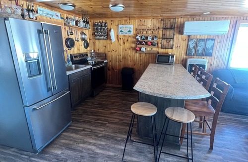 Sheridan Cabin | Cozy 2-bedroom lakeside cabin with direct trail access