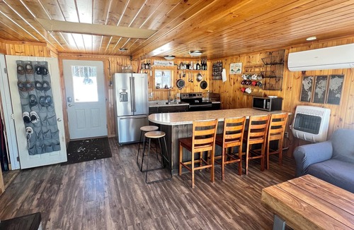 Sheridan Cabin | Cozy 2-bedroom lakeside cabin with direct trail access