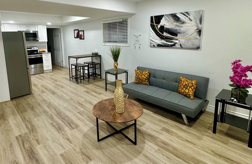 Windsor House | Cozy 2 Bedroom Luxury Suite