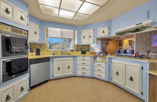 Bombay Beach House | Cozy 2-bedroom mobile home in terrific Bombay Beach with AC