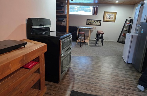 Nipawin House | Cozy 2 bedroom next to golf course