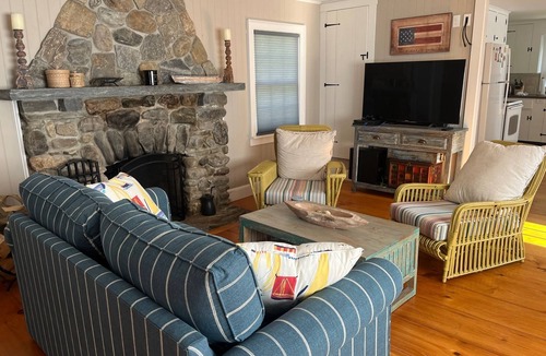 Friendship House | Cozy 2-Bedroom Oceanfront Home