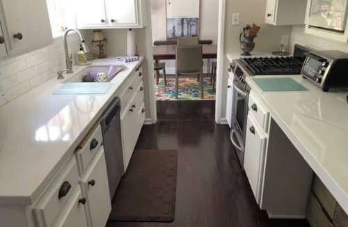 Del Rey House | Cozy 2 bedroom on peaceful, tree lined street. Los Angeles, Culver City