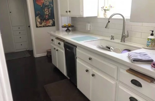 Del Rey House | Cozy 2 bedroom on peaceful, tree lined street. Los Angeles, Culver City