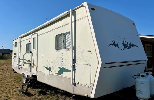 Wheatland House | Cozy 2-bedroom RV in tranquil Tuttle with AC, WiFi
