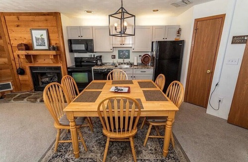 Seven Springs Condo | Cozy 2-bedroom Seven Springs Hike-out/Hike-in Condo