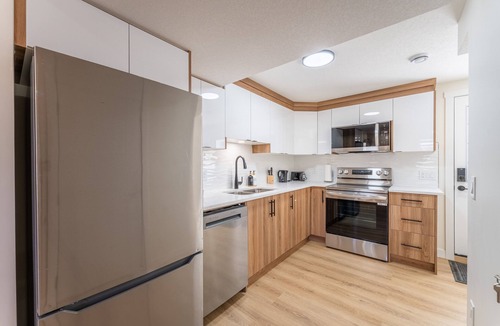 Southeast Calgary House | Cozy 2 bedroom suite