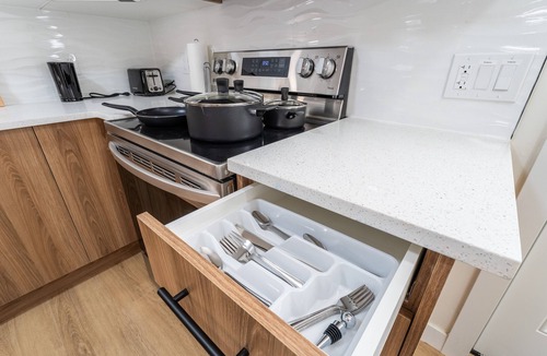 Southeast Calgary House | Cozy 2 bedroom suite