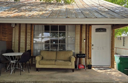 Coleman House | Cozy 2-bedroom Tiny home in amazing Coleman, just a 3 blocks from downtown.