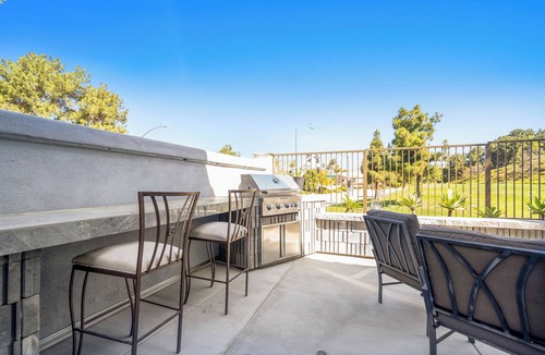 Eastlake Greens Apartment | Cozy 2-bedroom townhome elegant modern charming Chula Vista front golf course