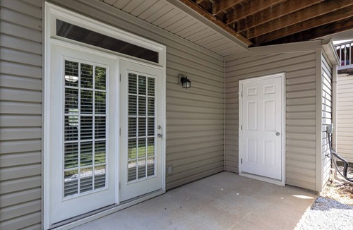 Pelham House | Cozy 2-bedroom townhome in charming Pelham