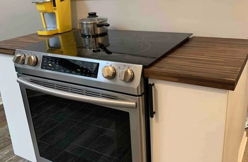 Douglas Apartment | Cozy 2 Bedroom unit-15mins Dwtn!