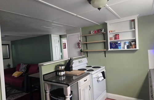 Oak Ridge House | Cozy 2-bedroom Unit in Oak Ridge