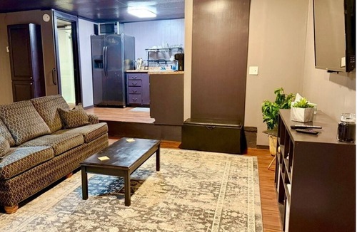 South Pittsburg Apartment | Cozy 2-bedroom apartment in charming downtown South Pittsburg, TN
